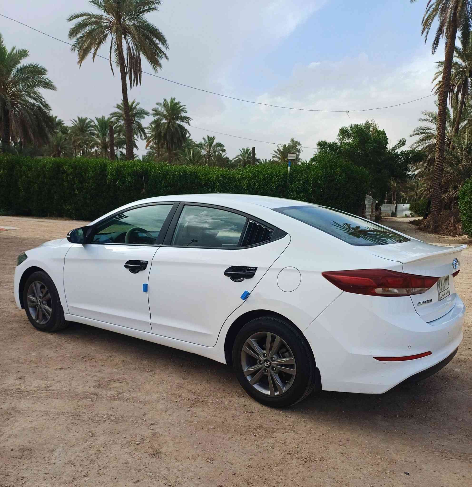 النترا ٢٠١٦ خليجي رقم قادسيه ألماني ماشيه ١٦٠ سنويه ٢٨ تخم تاير حداديه كله جديد عليها ادامه كامله كير ومكينه وضع الشركه برغي مامفتوح بيها العنوان بابل الحمزه الغربي 
باقي تفاصيل الاتصال ***********
