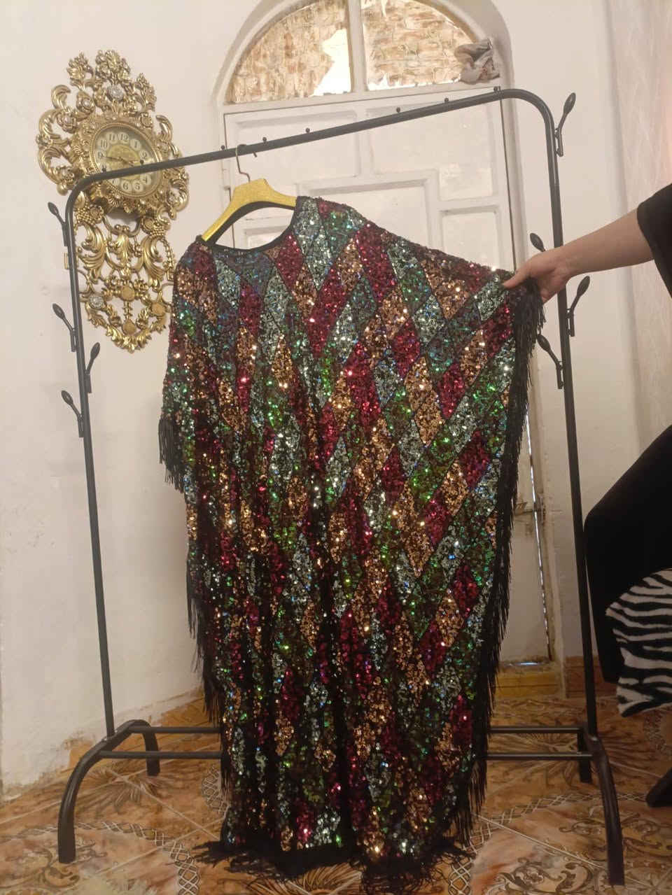 فساتين شيك يدوي ثقيل يلبس كل الوزان سمائي يتكبر ويصغر ملبوسات ساعتين فقط سمائي اخذته  ٢٥٠ الف اريده ٢٠٠ الف الاسود ١٥٠ الف اريده ١٠٠ الف سمائي داخله بطانه ستن توصيل متوفر عنوان بغداد


**إذا كنت صاحب هذا الإعلان وتريد حذفه لأي سبب، رجاءا أرسل رسالة إلى الدعم الفني**