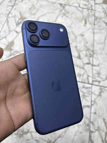 سلام عليكم 17 برو ماكس 256 مشحون 5 مرات الجهاز بعده جديد مراوس بلون سلفر او برتقالي تك شريحه ZA 
مكان بغداد بغداد جديده ***********
