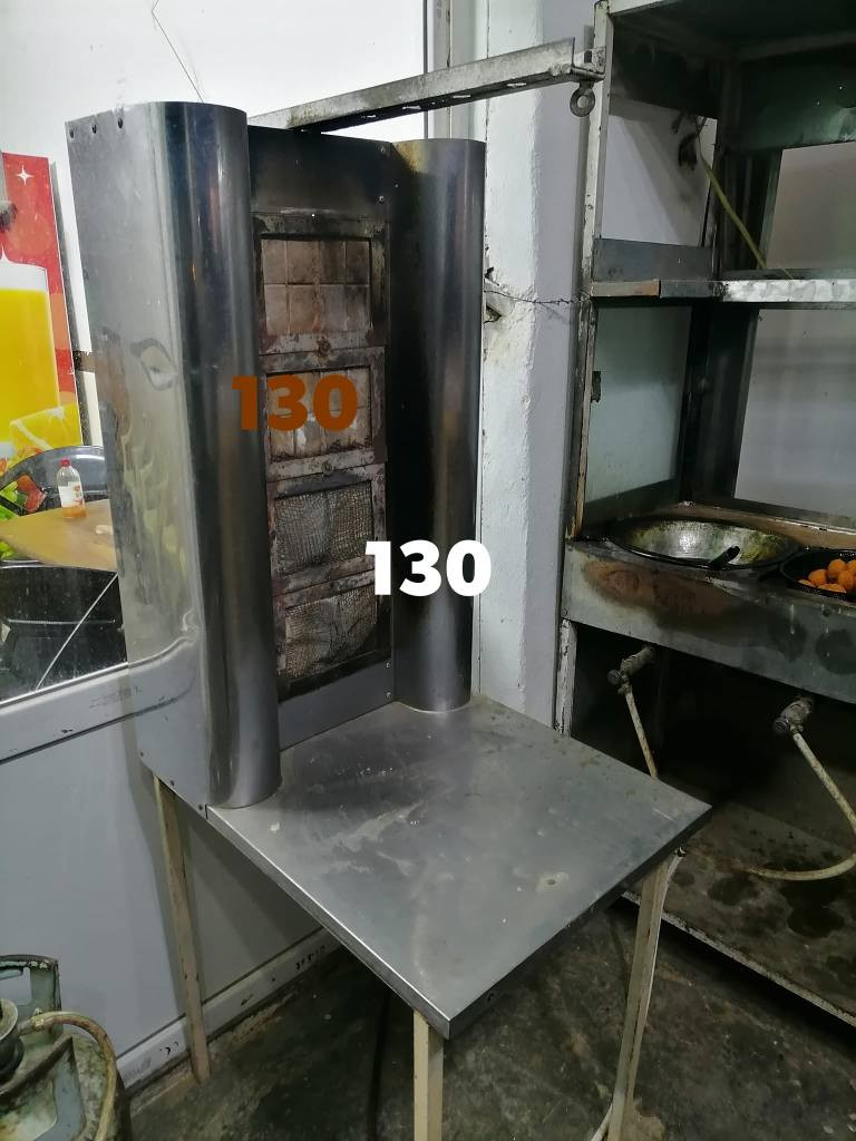 السلام عليكم  عندي غراض مطعم للبيع للاتصال ***********
