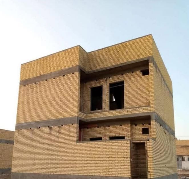 معروض لدينا للبيع
دار سكني خلفي 100م طابو صرف
طابقين مسلح 2026 
مكون من 4 غرف وصاله واستقبال ومطبخ وصحيات
طريق اسديناويةالكناهره مقابل الصيدلية 
السعر 120 مع المجال
ملاحظة / الفيديو اثناء تشطيب المنزل وغير مغسول حاليا جاهز  
للإستفسار *********** ابو زهراء او مراجعة المكتب في الصالحية ، متوفر واتساب
