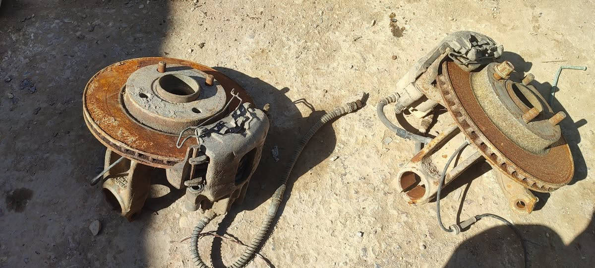 سطابين امامي فورد مونديو 2004 ٤ ستدات كملات هن والفجوج والدسكات وفلنجه + دبل امامي نضيف وكامل


**إذا كنت صاحب هذا الإعلان وتريد حذفه لأي سبب، رجاءا أرسل رسالة إلى الدعم الفني**