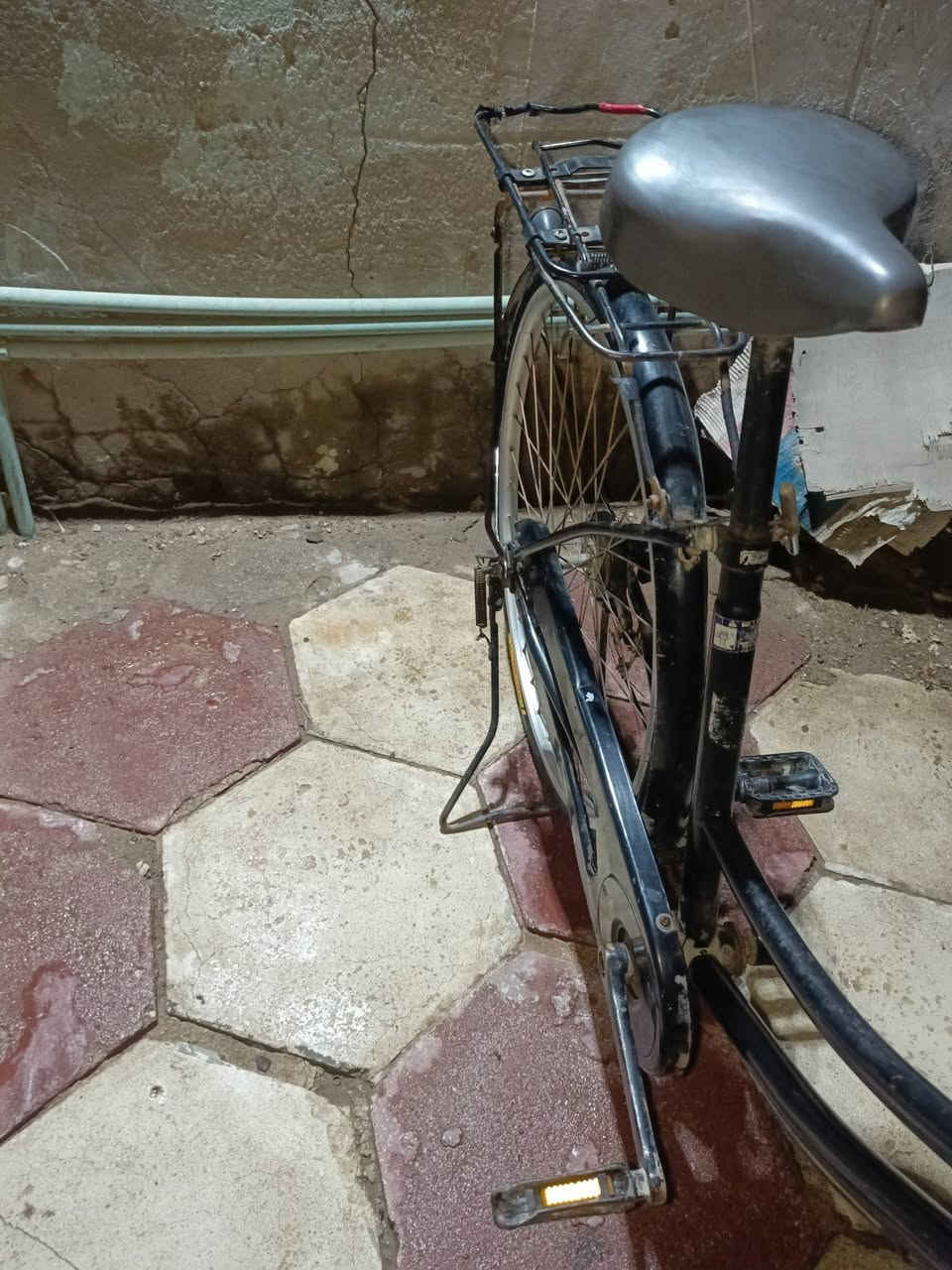 باسكل للبيع نضيف قبل سبوع مبدل تواير  وجوابه  جدام 
وره 
باسكل يوديك لشغلك ويردك لا تكلي يا مويدل لأن والله ما اعرف ماخذه لشغل سابقاً 
شراي يتواصل خاص أو يتصل *********** بيه وأتساب #اشاره #الجميع مكاني رميثه
