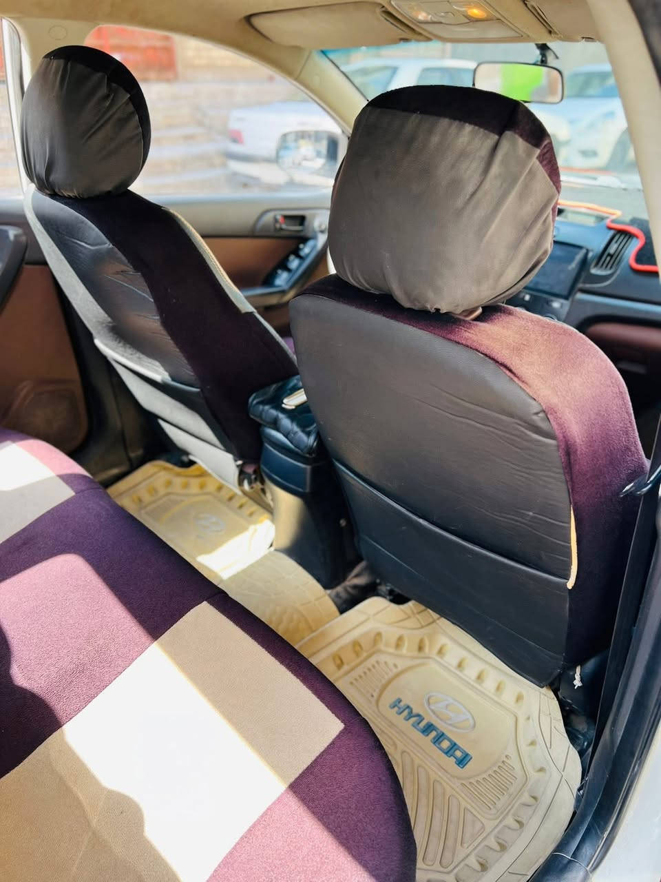 سيراتو 2012
رقم نجف دولي
مكفولة ماعدا قبق جنطه صبغ بدون ضربه وبارد
كير محرك تبريد كله كفاله عامة 
السعر 100$ وبيها مجال 
للاستفسار 
***********
***********
