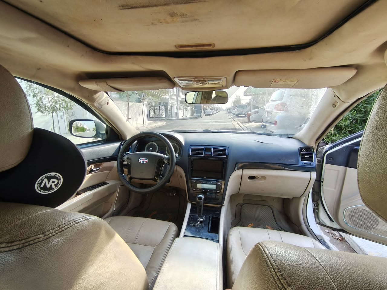 جیلی امکراند Ec8 مودیل ٢٠١٣ ماکینە ٢٠ کامری کیر اوتوماتیک بە طبه ما بين نمرة ٤ ل٥ بس بكير العادي ما به مشكله ،سيارة صبخ عام شاشه كامرةسعر ٤٨ ورقة ،مكاني باربيل رقم الموبايل(***********).
