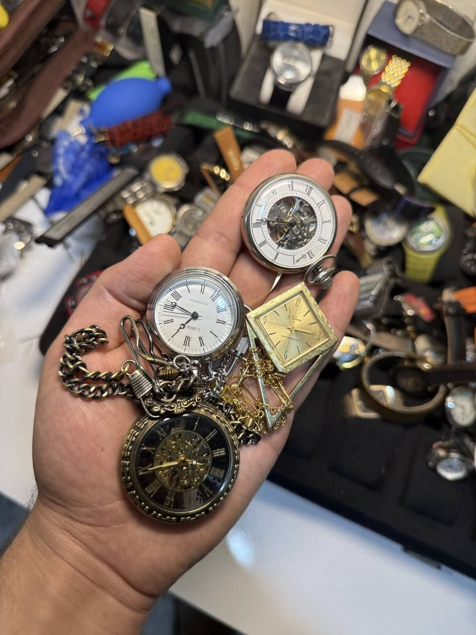 اربع ساعات جيبيه نصب
كلهم سعرهن 110 الف


**إذا كنت صاحب هذا الإعلان وتريد حذفه لأي سبب، رجاءا أرسل رسالة إلى الدعم الفني**