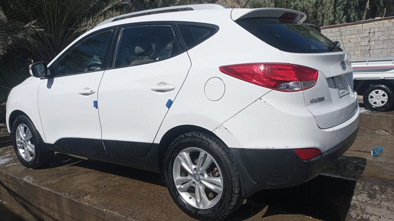 للبيع توسان  موديل 13 كفاله عدا شبر بالجاملغ الخلفي بارد كد الشبر 
باسمي السعر 160 وبيع مجال المكان القاسم ***********
