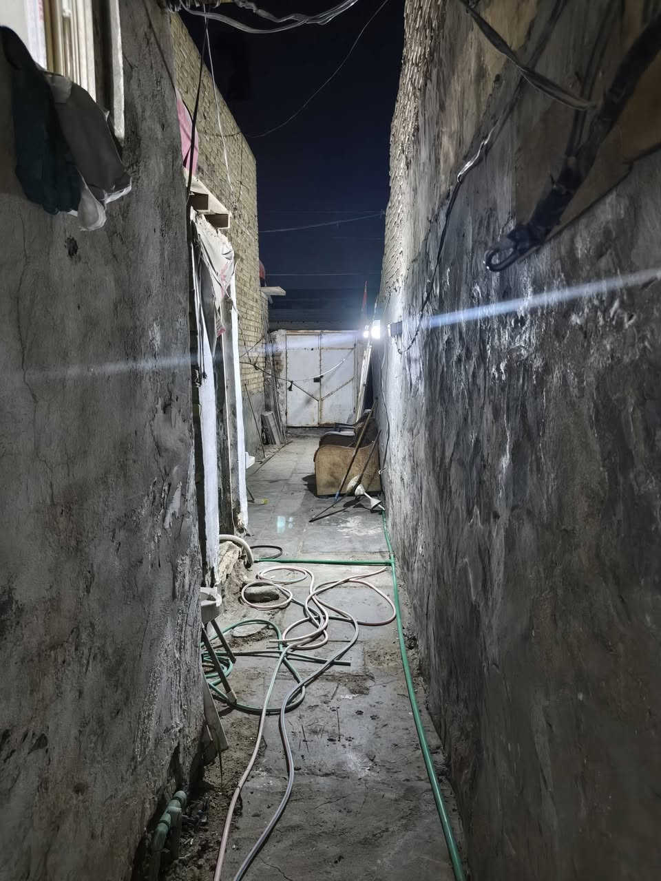 السلام عليكم بيت في الديوانيه شارع سالم للبيع ١٠٠ متر ممر عرض الممر مترين قريب ع تبليط كلش والشارع حيتبلط مشمول بتبليط باب لبيت ومقابله مدرسه جديدة  البيت ارضيته نضيفة حيل
الاستفسار ***********
السلام عليكم بيت في الديوانيه شارع سالم للبيع ١٠٠ متر ممر عرض الممر مترين قريب ع تبليط كلش والشارع حيتبلط مشمول بتبليط باب لبيت ومقابله مدرسه جديدة  البيت ارضيته نضيفة حيل

