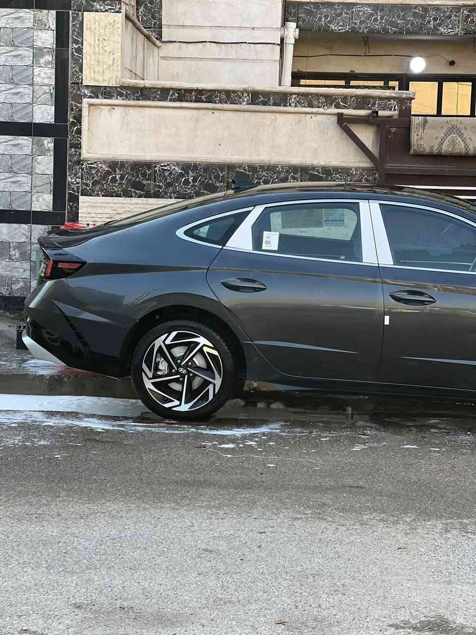 السلام عليكم
سوناتا 2024
محرك 2.5 
دخول جديد رقم اربيل ب اسمي
حادثها جاملغ خلفي وشويه من الصندوق  
صور الحادث بالمنشور 
بجم كبس

ماشيه ٢٦٠٠٠

مواصفات السياره 
بصمه تشغيل 
بصمه ابواب لمس
تشغيل عن بعد 
سقف بانوراما 
تدفئة كشنات 
كشنات حضن مخمل
شحن وايرليس
منافذ تايب سي
شاشة دجتل 
سايد بريك دكمه
اوتو هولد
گير تعليك
رادارات خلفي وامامي وجوانب 
تحديد مسار 
قيادة ذاتيه 
 
السعر 210 $
مكاني بغداد البلديات او الكاظمية
رقمي ***********
