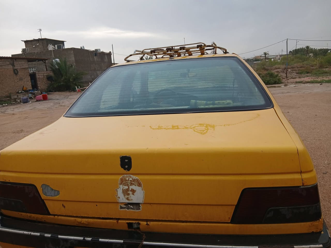 السلام عليكم بيجو ٤٠٥ موديل ٢٠١٢  سعرها ١٣ ورقه ..سنويتهه منتهيه ب ٢٠ /بيهه ظربة بجاملق الأيمن وموضح بصور البدي حلو وشوف العين مابي تعمير هواي  دعاميتهه موجودة بس من الحادث انكسرت ومبينه بصور تنشد وكلشي مابيهه غرفتهه حلوة ومبدل الها اسفنجات وأرضيتهه مدوشمة وكاملة نوزلات جدد كوري وبلكات جدد المكينة مجفته وكيرها حلو  .كلج جديد درايمات جدد مشط سترين ايساكو مال بدون دبل الحديث باور جديد اغلب غراضهه جددد هواي طولت بشرح حتى لا تسألني عليهه بعد ....السيارة موجودة  بلبصرة بابوالخصيب طريق الصحراء..***********
