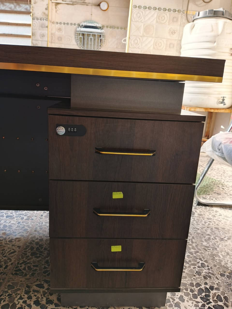 ميز مكتب مع كرسي دوار قياس الميز 140  بي قاصه سعر 200


**إذا كنت صاحب هذا الإعلان وتريد حذفه لأي سبب، رجاءا أرسل رسالة إلى الدعم الفني**