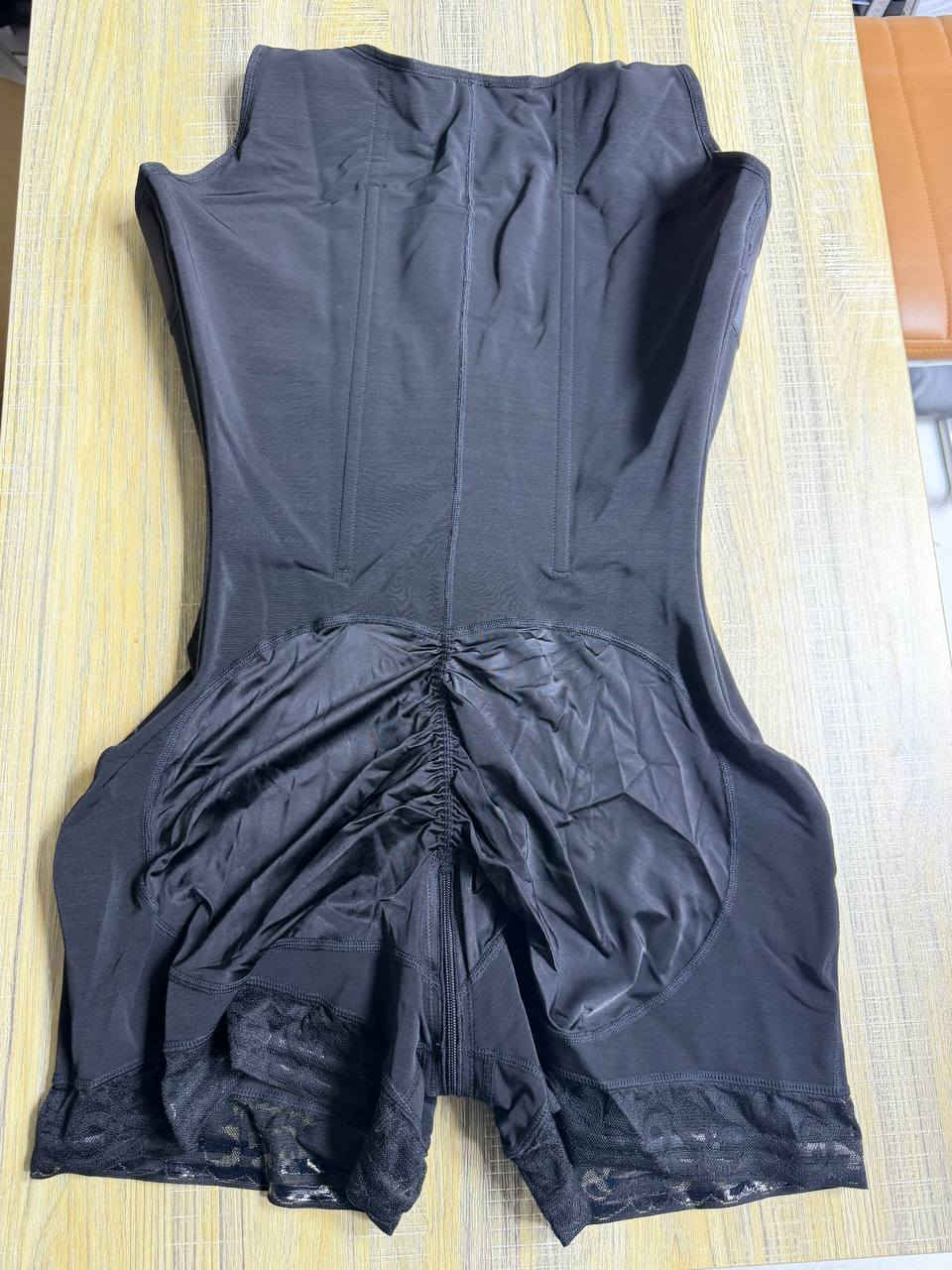 كلوفر كولمي حباسيات
الاصلي 100 ‎%‎ صنع في كولمبيا 🇨🇴
يحتوي على 8 مساند
15 خط كلبسات ثلاثية 
3 خطوط كلبسات على الاكتاف 
سحاب للراحة من الاسفل  
جميع القياسات
السعر 45 الف 
الصنع في كولمبيا 🇨🇴 وليس في الصين
التوصيل 5 الاف لجميع المحافظات
للحجز واتساب ***********
