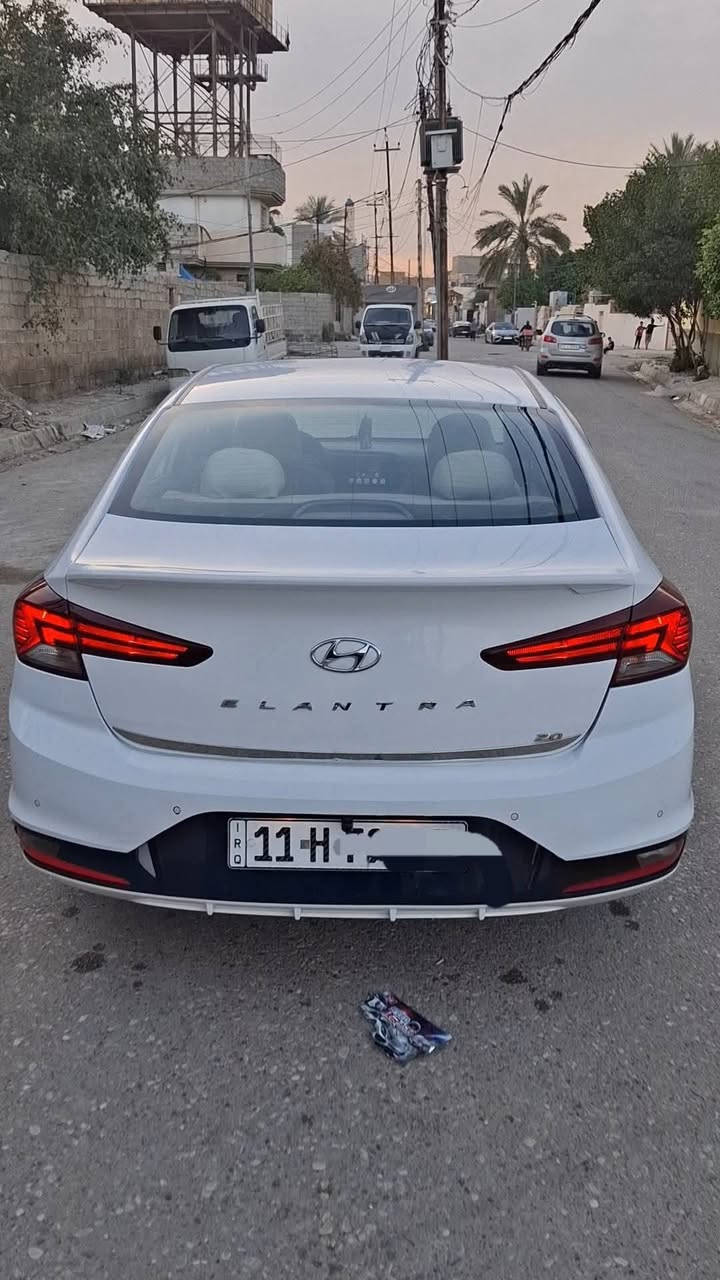 السلام عليكم 
للبيع النترا 2020 خليجي الكاصد ام الترايش النيكل قليل يجي بالنترا كفاله عامه عدا الدوسه صبغ السياره جديده
فول مواصفات 
تبريد قطعتين
داخل بيجي 
شاشه كامره دواره
تحكمات استيرن
اشاير بالمري 
بصمه تشغيل وابواب 
فتحه
لايت عالي ناصي زنون
جنطه بصمه وذكي عنده الاقتراب يفتح
محرك 2000
ما مفتوح مكفول كير مكفول 
رقم بغداد انكليزي بسمي تحويل ثاني يوم
السياره ماشيه 100الف حقيقي ودك جرص ب١٢٠ 
السياره كامله مكمله ربع متصرف عليها 
العنوان ديالى بعقوبه 
السعر 168 بيها مجال 
للاستفسار ***********
