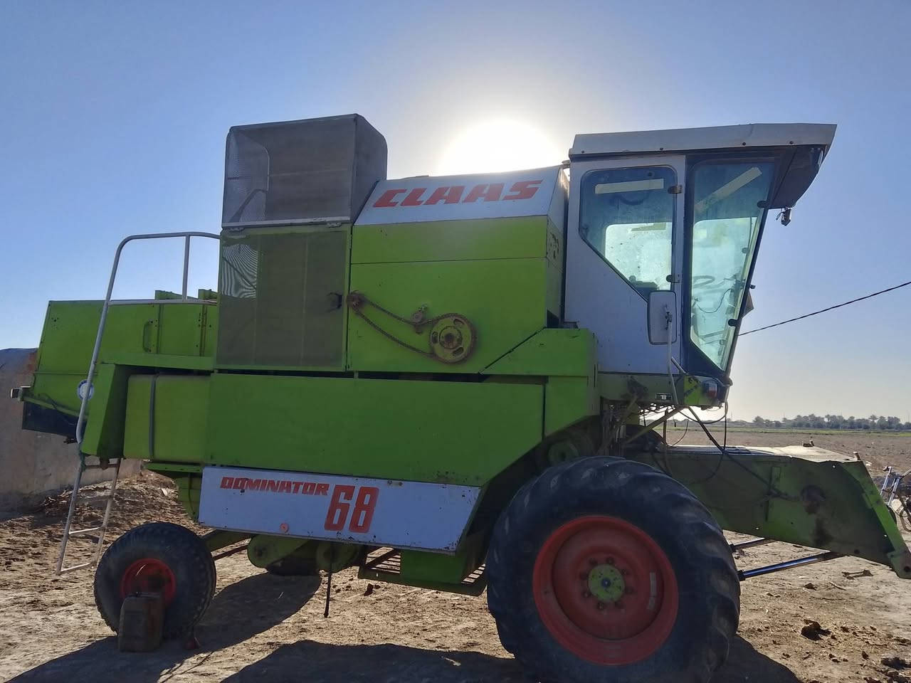 سلام عليكم حاصده للبيع جاهزه للعمل مكينه طرح لا بخار ولا تنقيص موديل 90منفيز رقمهه نجف بسمي مداور مكينه جاهزه وحلوه مكانهه سماوه رميثه ***********بي واتساب
