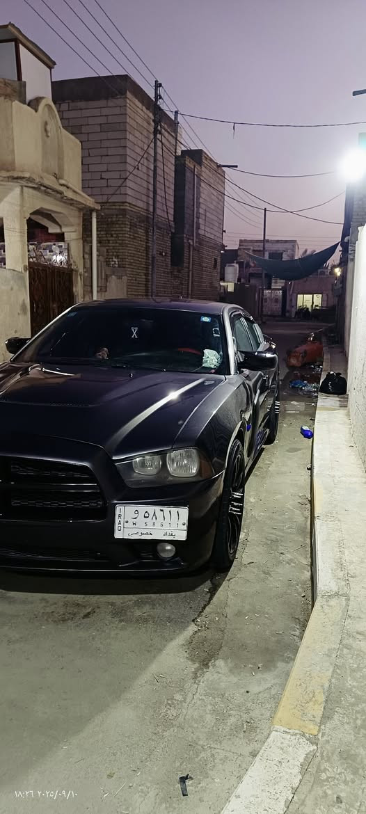 سلام عليكم
شارجر مديل 14 

محرك 5700 هيمي 

حداديه جديده 

طخم تاير جديد 

دواخله حلوه 

مبدل بيه بنيد والجاملغات الاماميه مرشوشات وي البريد 

وسونارهه موجود وكلشي موضح السياره بيه حتمال نوزل مهور لان بالدوسه القويه ضل طلع دخان أبيض بسيط او ريحة غاز صير لا تنقص ولا تبخر 

رقم بغداد تحويل ثاني يوم 

ما عليه لا غرامات ولا ايشي 

السعر 138 محتاج واريد ابيعه 

سياره حلوه وجاهزه مانقصه شي 

ترهم مراوس مع الفرق لان محتاج فرق 

مكان ناصريه 

***********
