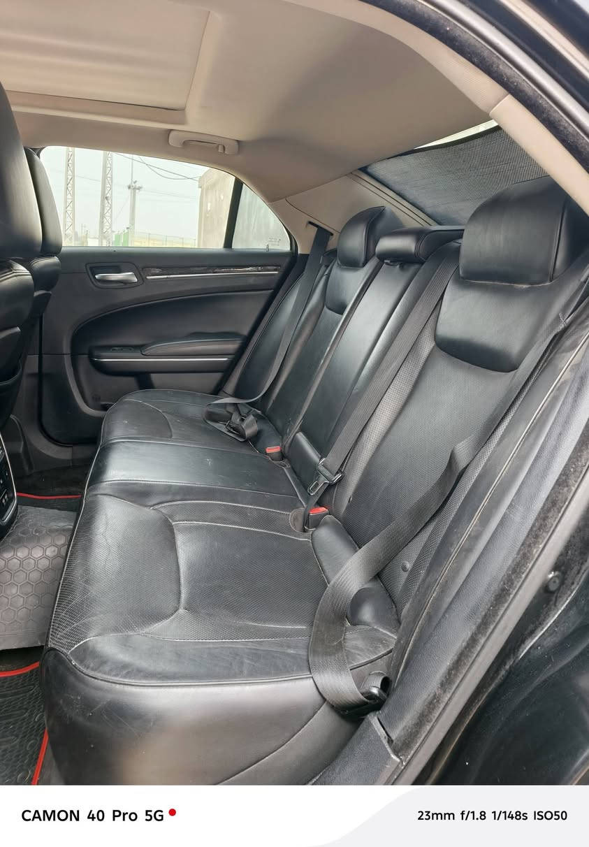 اوباما 2015 ضربته بس بنيد راجع على البارد فقط باقي مكفول حته يرباك ما طاك رقم بصره دولي سياره جديده حيل اي نقص ما بيه سعر 210 او بيه مجال قليل ***********
