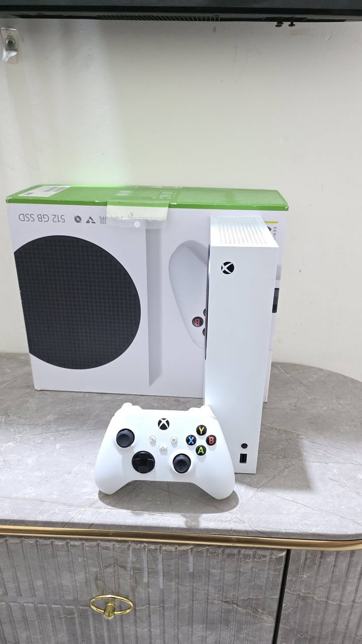 اكس بوكس سيريس اس اصدار 2023جهاز بعده  جديد يحتوي على كيم باص لمدة شهر ويحتوي على كارتون وجوستك بلادي شرط الفحص والضمان ومجموعة العاب هم بي جهاز راحت بالك السعر 365وبي مجال للطيبين توصيل جميع المحافظات متوفر ***********
