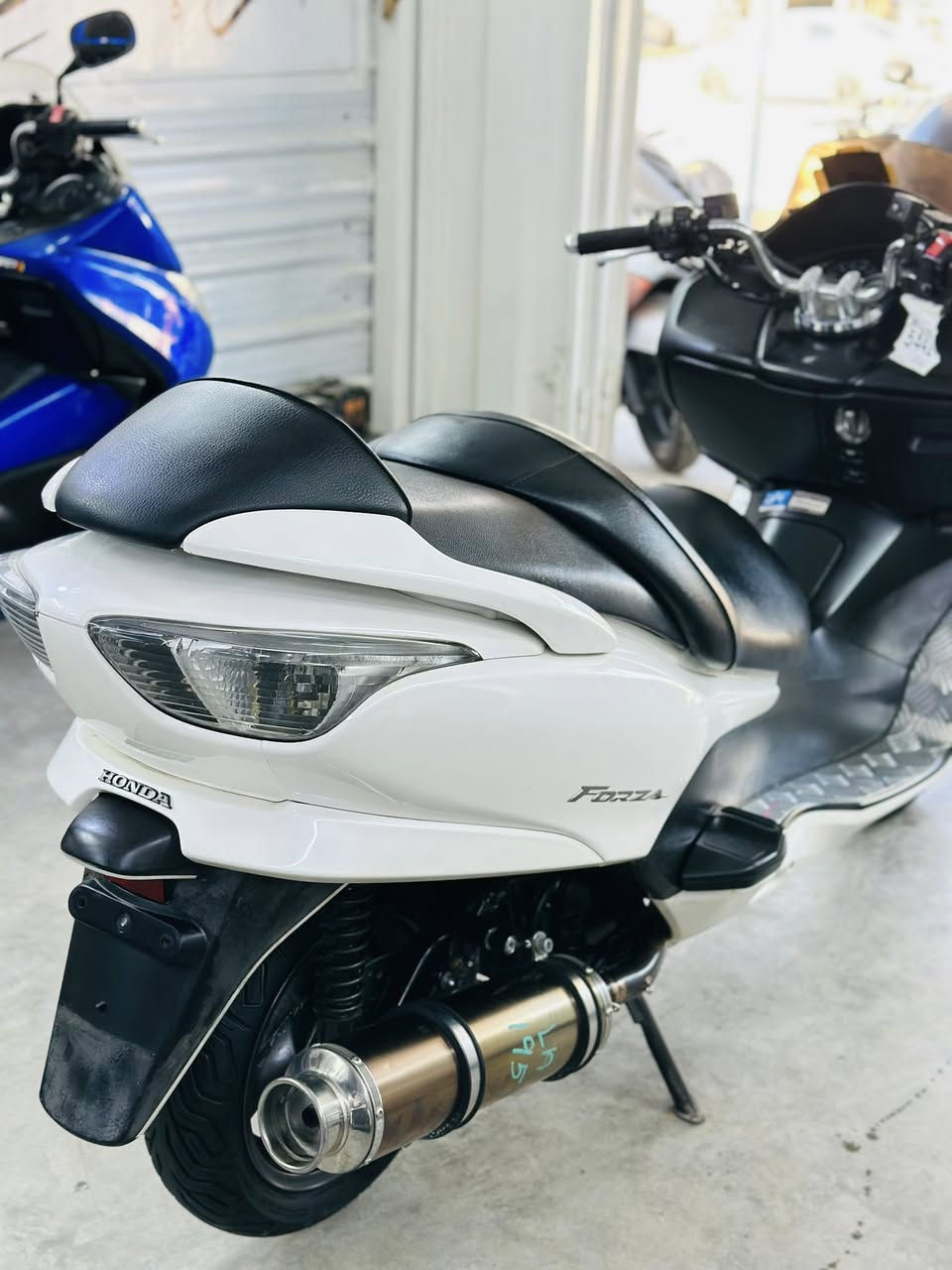 اللهم صل على محمد وال محمد سلام السلام عليكم أخوتي الطيبين 🧿 
      #بيع_بلنقد_والتقسيط_المريح

   فورزه 0/8 رمبه وكفاله عامه 6 كير فول موصفات  قطعه طك كارتون بحاله الوكاله نضافه 100/100  زيرو شرط المزاد 🇯🇵

يوجد توصيل كافه المحافضات 🚑 بغداد الغزاليه معرض علاوي الباش
***********
***********
