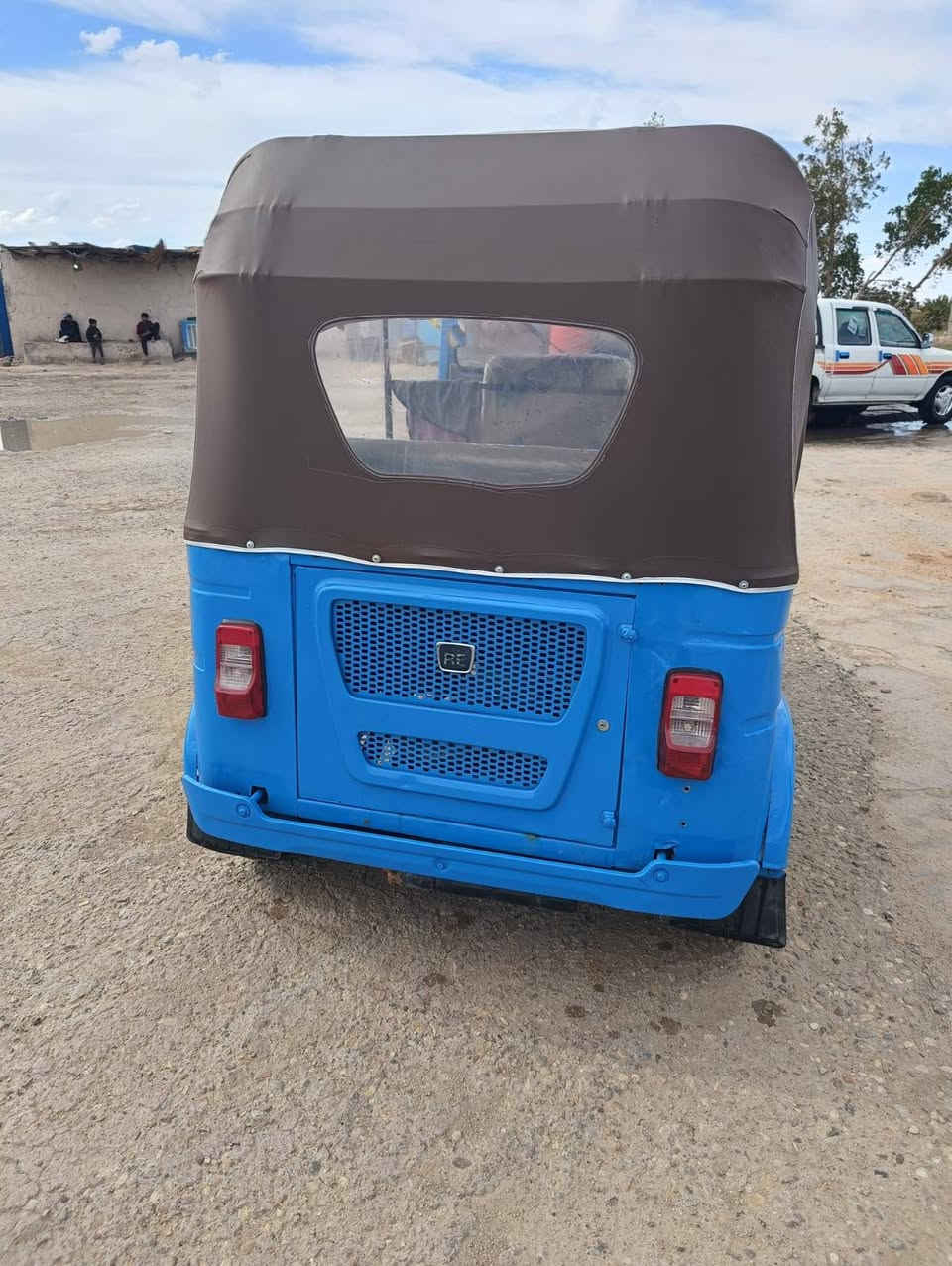 سلام عليكم باجاج 22 جاهزه تكتك الخير من كلشي جاهزه كبل لشارع وراقه ضايعه ومسحوبات  ***********
