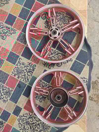 غراض دراجه ايراني للبيع ويل امامي حجم18 ويل خلفي حجم 17/للبيع60 الف تا...