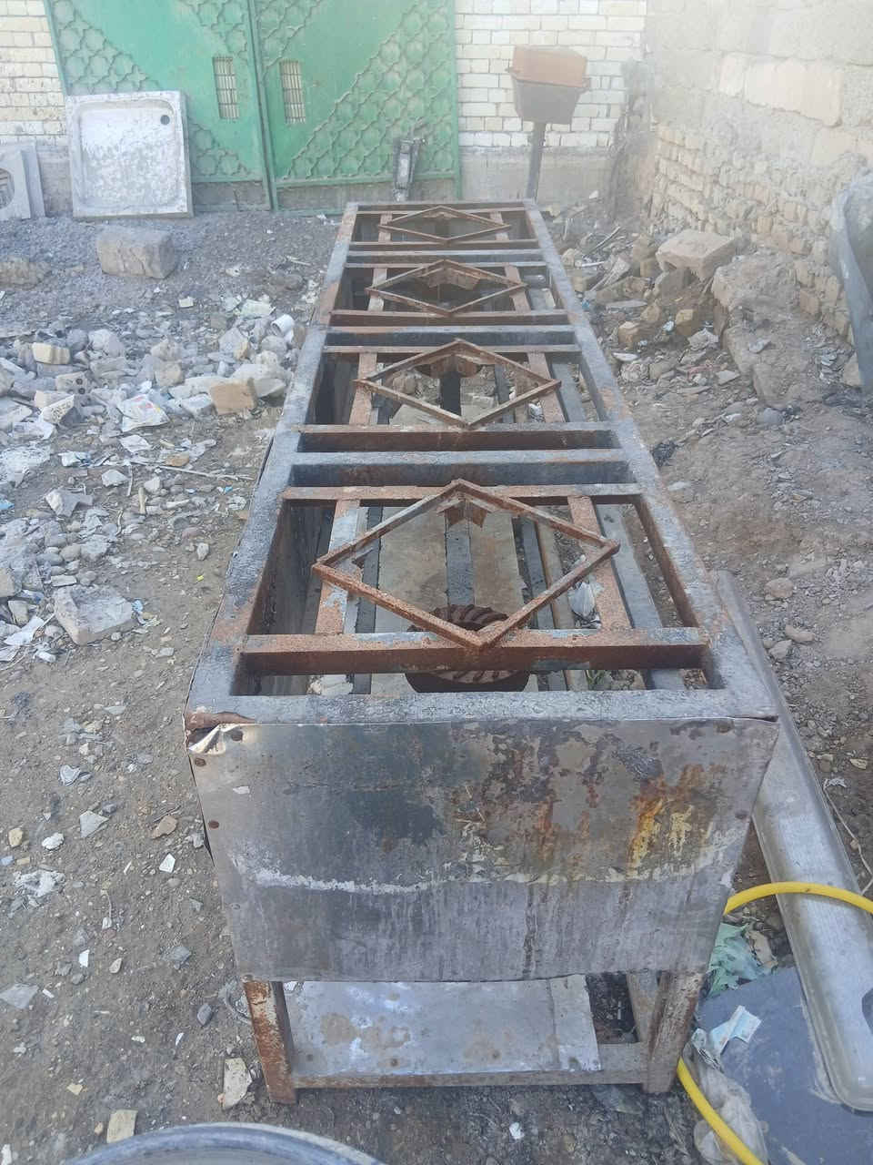 طباخ البيع سعر ١٠٠ بغداد حي نصر قرب العبيدي ***********
