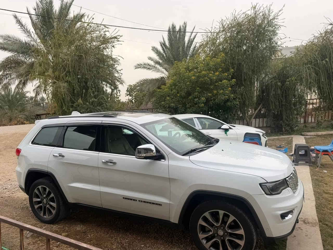 للبيع | جيب لمتد موديل 2018 وارد خليجي– 

السيارة بحالة ممتازة ونظيفة جداً 

▪️ المواصفات: فول فول

▪️ المحرك: 3.6 / 6 سلندر

▪️ رقم بغداد انكليزي 

▪️ الموقع: بابل  

 • سقف بانوراما + فتحة

 • كهرباء + تدفئة+ تبريد 

 • خزن 3 وضعيات

 • ستيرن كهرباء + تدفئة

 • نظام النقطة العمياء

 نضام  • اوتو بارك 

 • نظام خاص للطرق الوعرة

 • تشغيل عن بُعد

 • نظام تشغيل وإطفاء المحرك الأوتوماتيكي للتوفير (Auto Start System)

 • مرايا كهرباء متحسسة للضوء العالي

 • بخاخات تنظيف اللايتات الأمامية

 • لايتات أمامي زينون وخلفي LED

 • حساسات أمامية وخلفية

 • ويل 20 إنج بلادي سبورت

 • تايرات جديد جداً 

💰 السعر  265 اوبيه مجال

للاستفسار ***********
