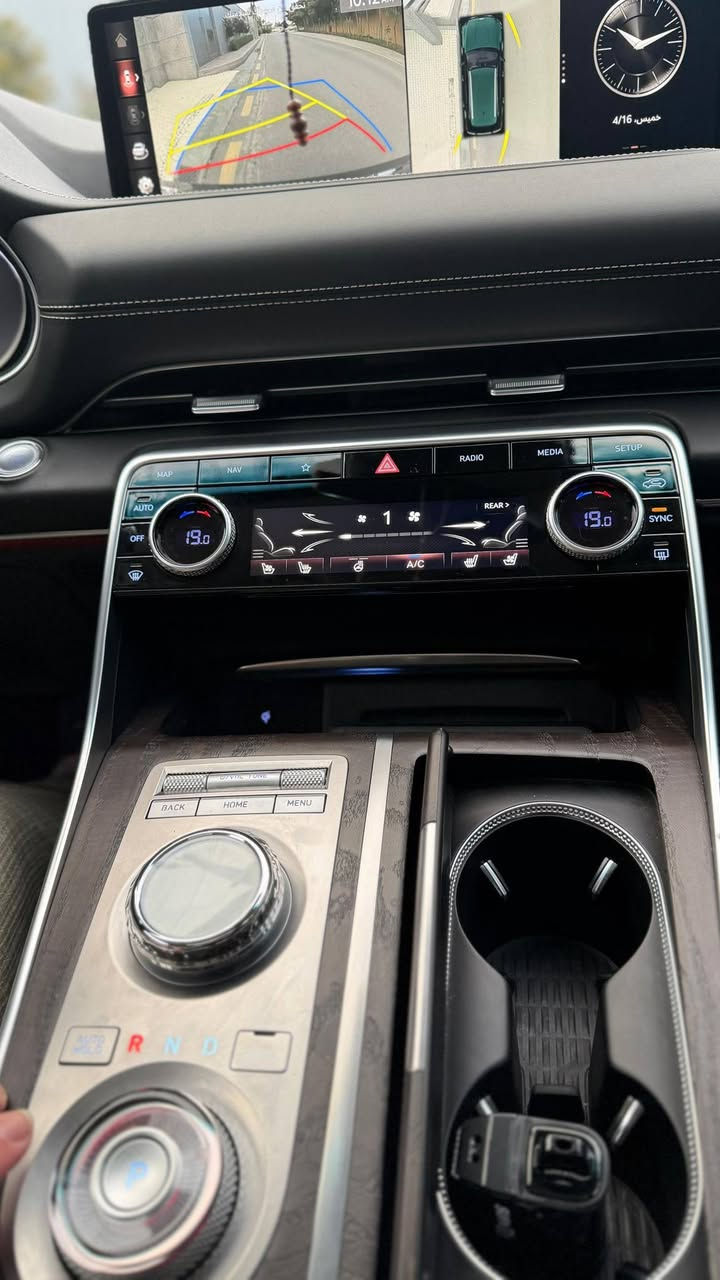 تفاصيل السيارة

السلام عليكم 
 

للبيع Genesis GV 80 

السياره حادثها موضح بالصور بدون ايرباكات بدون دواخل بدون لغوده بدون شواصي 

و الجاملغ المضروب موجود و مصلح بدون صبغ 

تبدل الجاملغ اصلي وكاله نفس اللون

تحديث بجم 2026 دعاميه مطابق

السيارة ماشية 20.000 مايل

*** تريدها ويه الرقم او بدون مو مشكله

السيارة بصمة 8 دكم

كاميرات محيطية °360

مقاعد جلد كهربائية 

 مع تبريد، تسخين، + وضعية الطيارة

السيارة تتحرك للأمام والخلف بالريموت بالكامل

شحن لاسلكي

محرك 2.500 تون تيربو

ماوس خاص للتحكم بالشاشة

5 أنظمة قيادة متعددة

LED + إنارة داخلية متغيرة الألوان

صندوق كهرباء + منافذ كهرباء متعددة

برمجة كاملة مع تعريب الشاشة

هوك خلفي

نظام ترحيب عند فتح السيارة

كير ماوس

Quantum Logic + سماعة Lexicon 15 نظام صوتي

السلامة والمساعدة:

• وسائد هوائية

رادار توقف ذاتي عند الرجوع

• مساعد تتبع المسار، النقطة العمياء، تفادي الاصطدام الأمامي والخلفي

• مساعد صعود التلال, تثبيت سرعة ذكي، كاميرا محيطة

السعر 390

الاستفسار اكثر ***********
