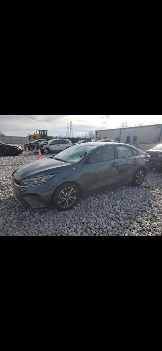 ‏فورتي موديل 2020 السيارة ماشي سبعة ماشي 71,000 كيلو متر السيارة حديثة باردة دباب السائق بشلك وبارد بالباب الخلفية بدون صبغ السيارة باسمي رقم أربيل تحويل ثاني يوم بجم كبس ولا قلوب معلوم بدش بول سيارة جديدة كلش ومال جناي السعر 163 بيها مجال إن شاء الله بغداد حي الجامعة نفق الشرطة حي حطين ***********￼
