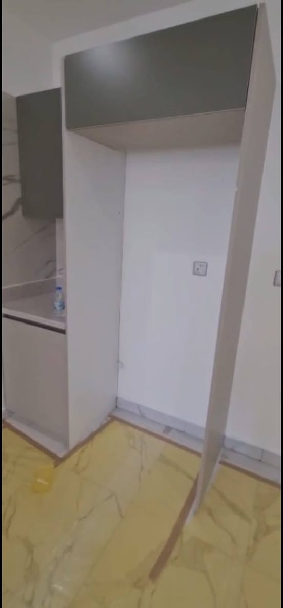 كاونتر  خشب. ومرمر اضافه سنك خلا ط  ومرشحه غير مستعمل. طول 3 متر اضافه اله مكان الثلاجه وبوفيه اضافيه. حاليا مفصخ السعر مليون وواربعميه. مستعجل عله البيع


**إذا كنت صاحب هذا الإعلان وتريد حذفه لأي سبب، رجاءا أرسل رسالة إلى الدعم الفني**