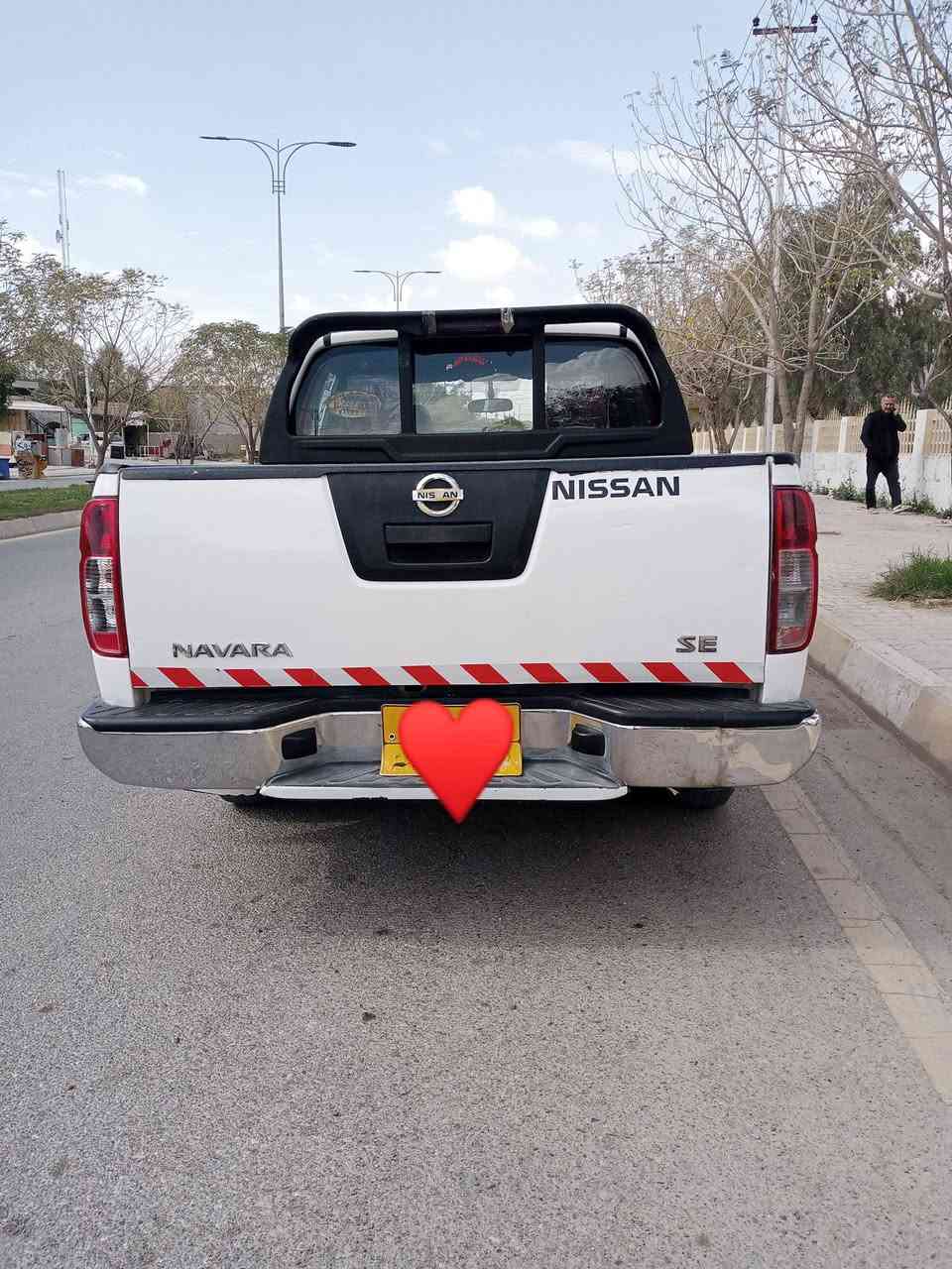 سلام عليكم 
سياره نيفاره ٢٠٠٩للبيع بلادي 
محركه مفتوح سياره جاهزه مابيه اي عيب تبريد تدفه كله شغال رقم سليمانيه سنويه صارله  منتهيه من ال23 شهر ال7 شرط التحويل  بيه صبغ حسب ماموضح بل سونار محركه اوكير ابشرط مابيه ايعب تارايك وين ميعجبك شرط معدل مكاني ديالئ جلولاء سعره((86))اوبيه مجال بسيط كلش    رقم الهاتف ***********فقط اتصال
