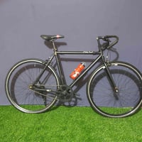 بايك رياضي موديل 700C  حجم 28 فكسد (مكينه وحده بدون كير) اصلي باله كسر...