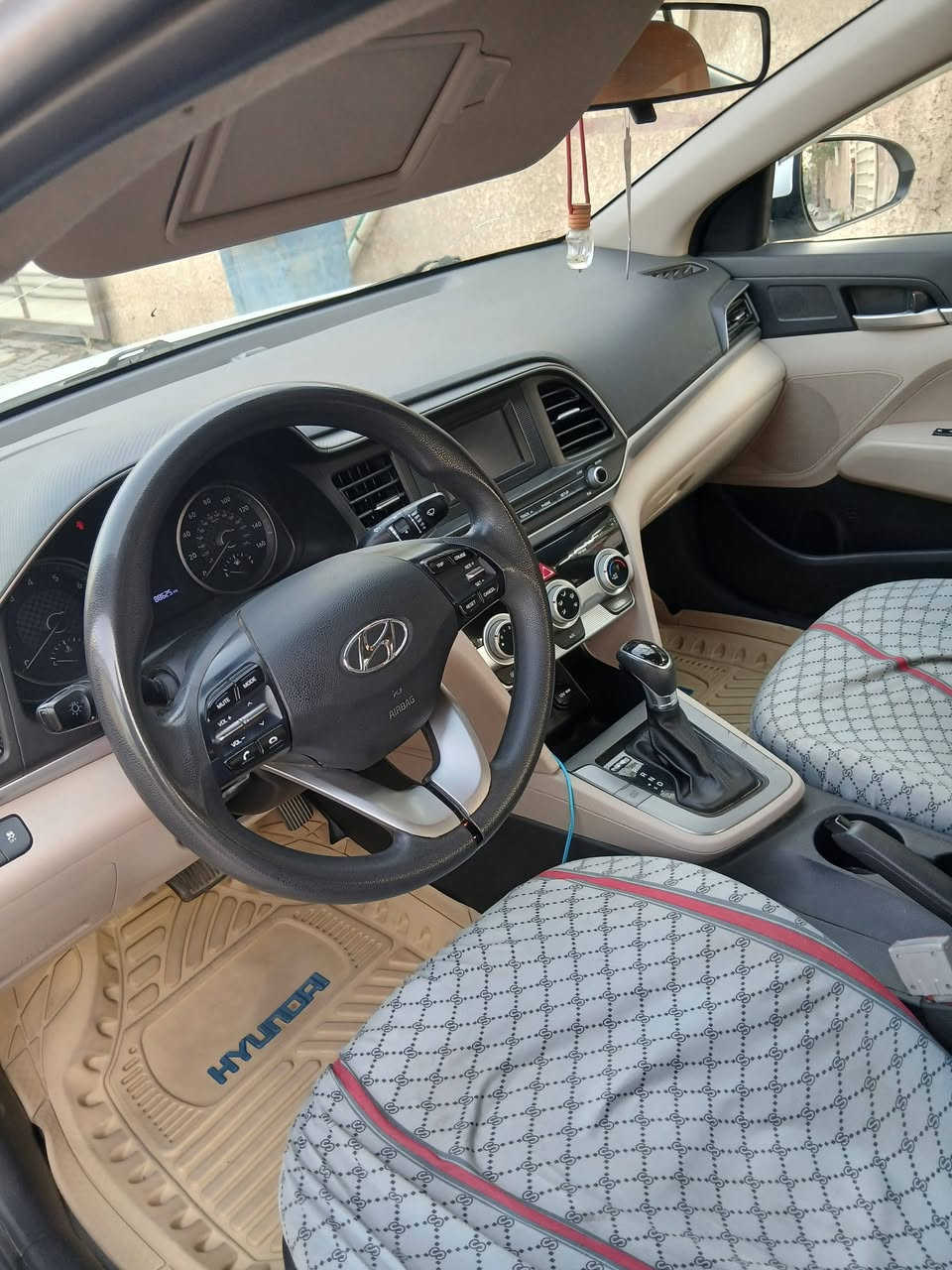 السلام عليكم النترا موديل ١٩ وارد امريكي بدون ضرار اي نقص مابيه جاهزه من جميع النواحي السعر ١٣٥ وبيهه مجال بصيط رقم الهاتف ***********
