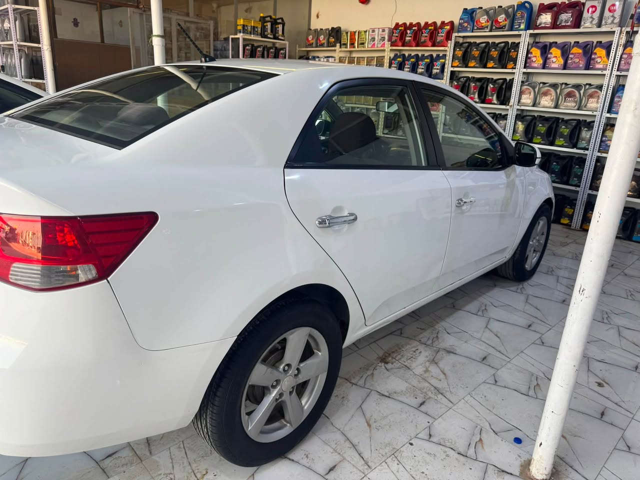 سيراتو٢٠١٢مكفوله من صبغ بيه بارد دوسه وبيه بلباب يمنه واضحه طخه مكفوله كير محرك رقم هزه جديدلل٢٠٣١مكانه واسط الزبيديه 
***********
***********
