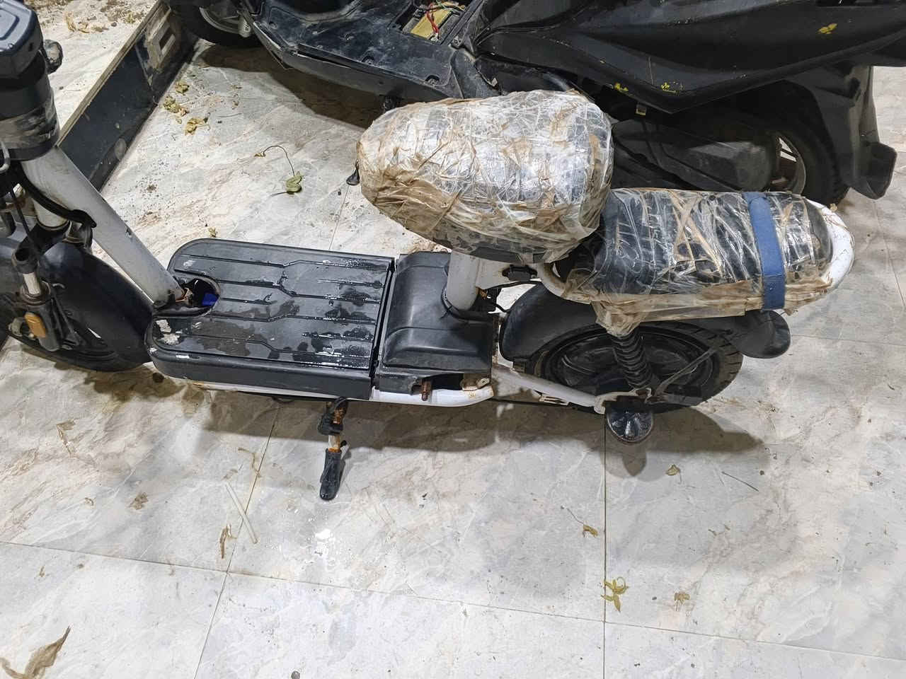 سلام عليكم دراجه شحن لبيع فقط تاير خلفي نازل و درلجه شغاله ابيع او مراوس
مكان عماره قادسيه سعر خاص


**إذا كنت صاحب هذا الإعلان وتريد حذفه لأي سبب، رجاءا أرسل رسالة إلى الدعم الفني**