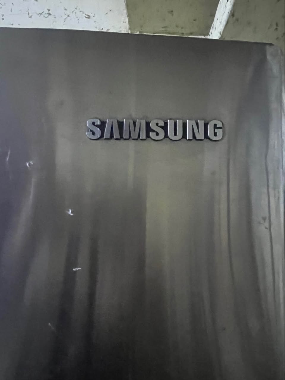 ثلاجه ومجمده سامسونك نضيفه شغاله وعلى الفحص سعرها300 وبيه مجال المكان نهايه الشعله منطقه الدهله *********** بغداد, العراق
