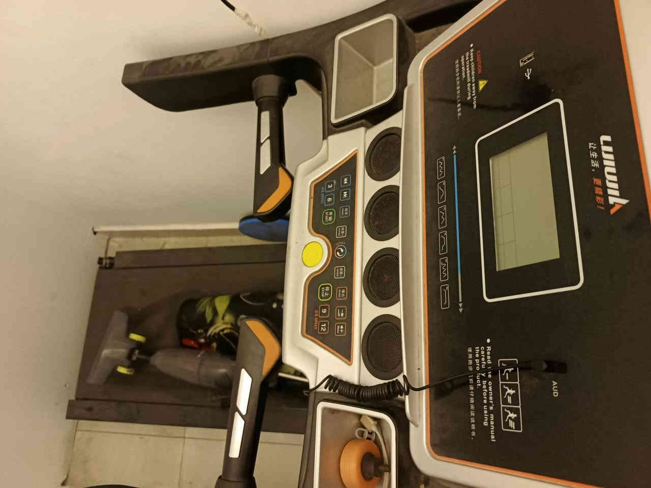 سلام عليكم جهاز ركض درجه اوله نضيف كلش سعر خاص
***********
