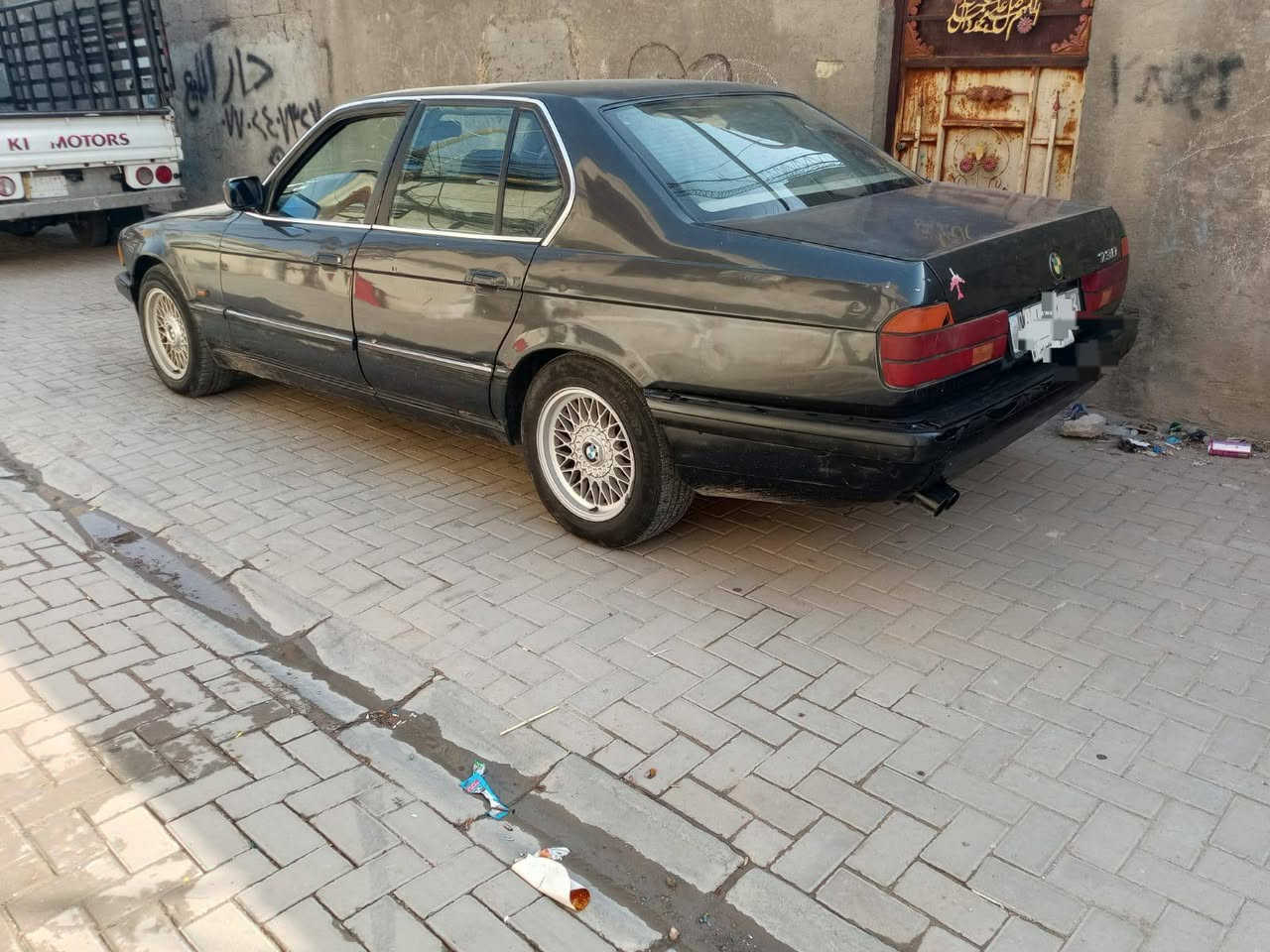 سلام عليكم شباب  بيم /رقم دياله/سنويه اله 27تنتهي /شرط تحويل / 730البيع مودل 92/محرك وكير شرط سياره صبقه بلادي لاضربه ولامعجون الكهربايت كله شقاله صدرامامي نص عمر خلفي جديد تخم تايرجديد 
سعر سياره 26وبيه مجال  
رقم صاحب ال سياره *********** مكان سياره بغداد مدانت صدار

