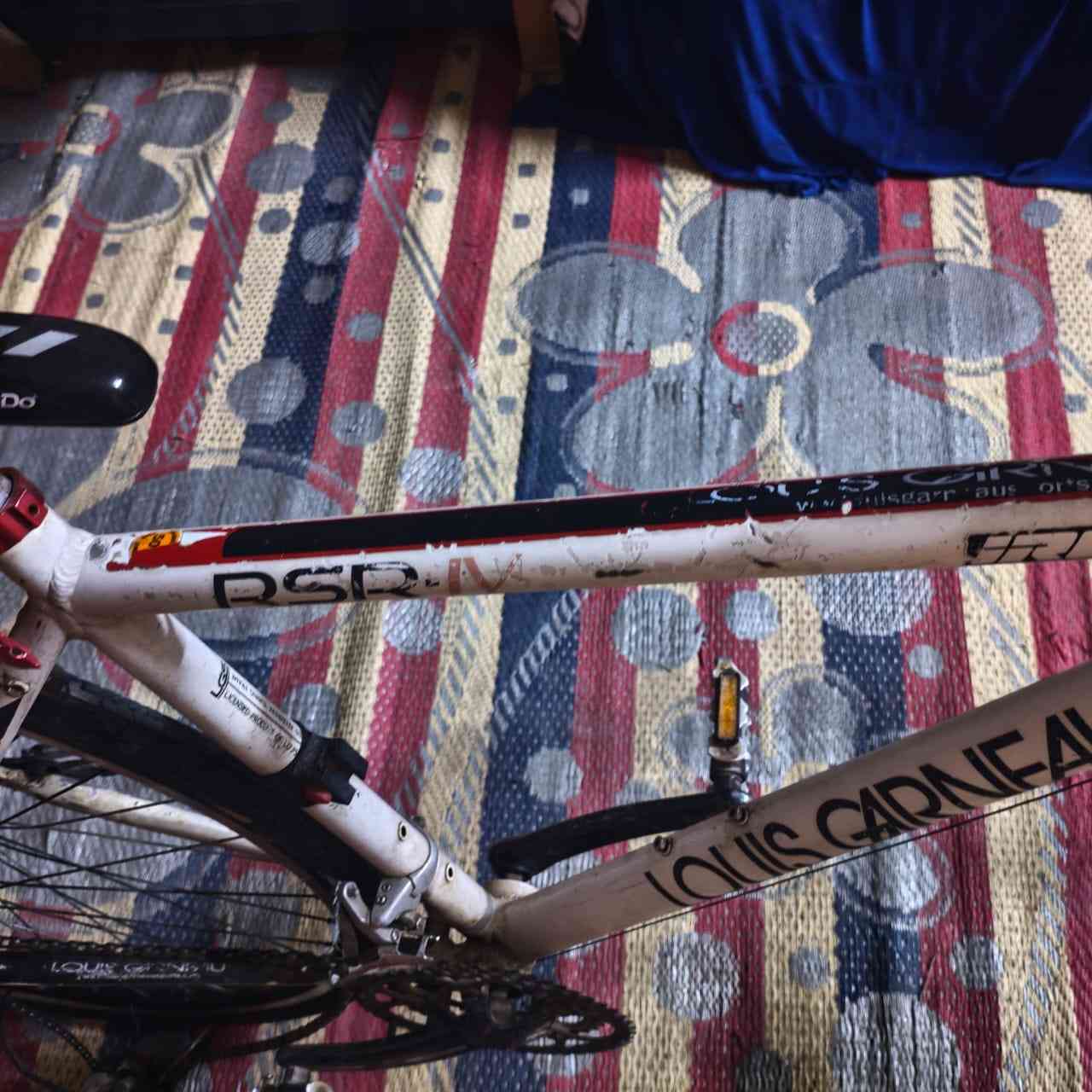 للبيع دراجة (بايسكل) Louis Garneau كندي أصلي 🚴‍♂️✨
لسلام عليكم.. للبيع بايسكل من الماركة الكندية المعروفة Louis Garneau (فئة RSR). البايسكل غني عن التعريف بـ خفته وسرعته على الطريق (سريع جداً وعملي للمشاوير والرياضة).نظيف  (جاهز للاستخدام مباشرة).الهيكل (الفريم): ألمنيوم خفيف ومتين.الملحقات: السستم والبريكات كلها بلادية  السعر: [  160 ألف ] دينار (بي مجال بسيط للشراي الطيب).
المكان: [ بغداد بجانب العبيدي حي نصر ]للتواصل والاستفسار يرجى المراسلة على الخاص أو الاتصال على الرقم: [ https://wa.me/9647700298680]


**إذا كنت صاحب هذا الإعلان وتريد حذفه لأي سبب، رجاءا أرسل رسالة إلى الدعم الفني**