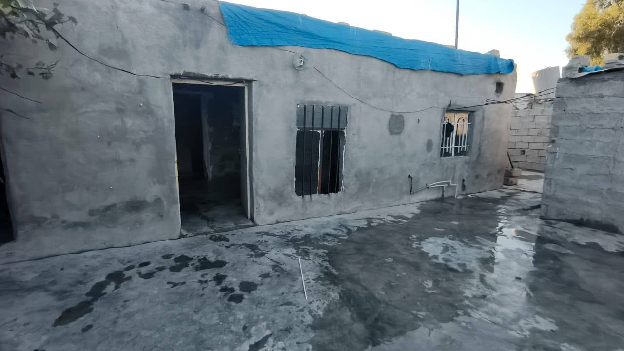 177_somبيتين للبيع (تجاوز) مساحه 250متر مربع
الاول 1غرفه نوم هول استقبال مطبخ حمام داخلي 
الثاني هول استقبال حمام داخلي (هيكل) 
الموقع حزيران المنسيه (البيت عل شارع الفاصل بين التجاوز والطابو)  امام برج العصريه 
السعر 10 مليون 
للتواصل 
***********

