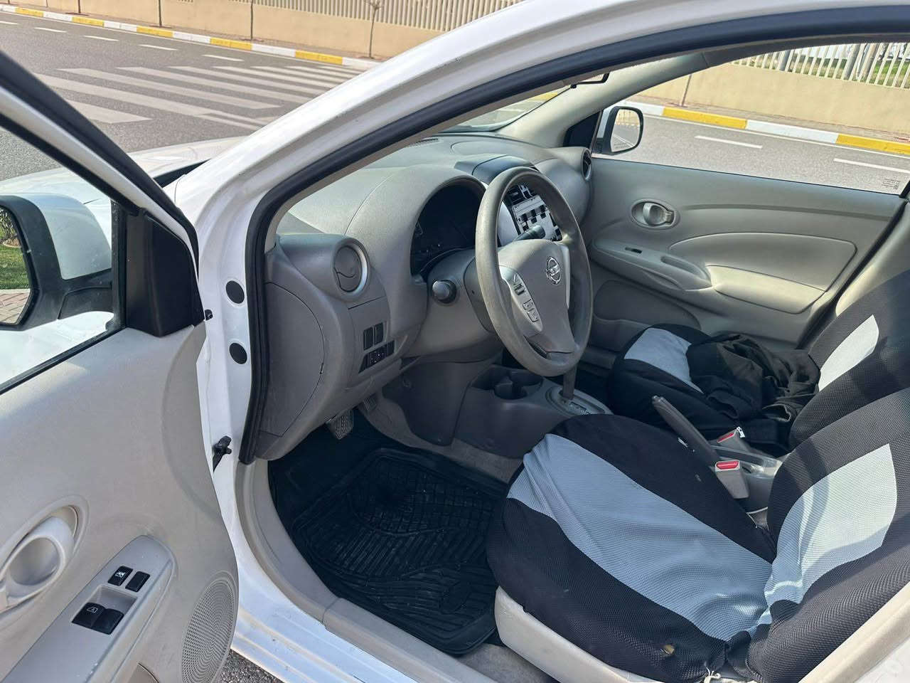 لاکشمیبای 2016
یەک پارجەی بۆیاغە لەگەل دوو تەعدیلی گجکە رەقم سەنوی هەموی نوێ سەیارەکە بی قەپو قۆبە  تەقەو رەقی بەشەرت دەبل گیج
سەعر ٩٠ مەجالی زۆر کەم
فایبەر واتسئاپ(***********) أربيل, العراق
