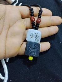 عندي هاذ القلاده للبيع حجر عطف مغربي معه حجر السلوى  الحجر ذمه اوشرط ا...