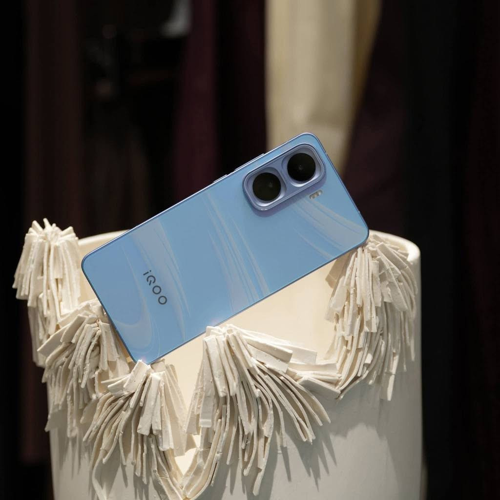 Vivo iqoo neo 11🐲 512gb

فرۆشتن و گۆرینەوە
چەند ڕۆژێ ئیشی کردوە وەکو لۆکە
بێ ئەشیا درعو کەڤەری خۆی لەگەلە
خۆی شەریکە ڕیکۆردی تەلەفونی تیایە

0️⃣شاشەیەکی تابلێی ڕاقیltpo amolid 144hz 2k 

1️⃣نرخ: ٥٩٩ هەزار قفڵ

2️⃣ڕام  12+12  و  512 گێگا

3️⃣خاوێنی %100

4️⃣پاتــری 100

5️⃣snapdragon 8Elite 5g 

7️⃣پاتری 7500.  100وات فاستچارج 

8️⃣کامێرا و پۆترەیتی نایاب 

9️⃣pubg 120 fps. بۆ هەمو 
یاریەک ١٢٠  ئێفپیئێس
Gameturbo   144fps

بەزەمانی نۆتفیکەشن و ئەپدەیت  داروبەرد 
***********  📞  وەتسئەپ دخان, السليمانية
