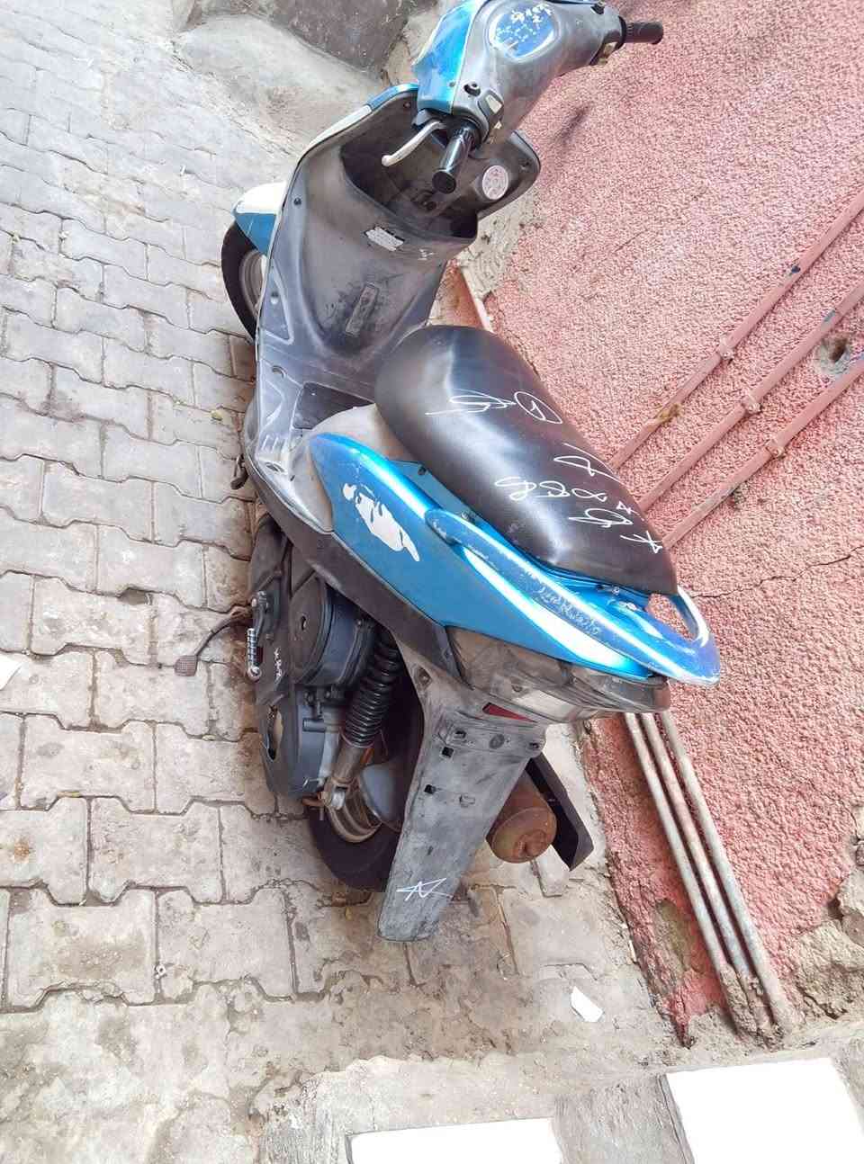 سلام عليكم دراجه ماكس البيع دراجه كامله من كلشي كهربايات شغاله سلف هندر من كل نواحي كامله 
السعر 550   وبيها مجال         مكاني مدينه صدر  رقمي ***********
