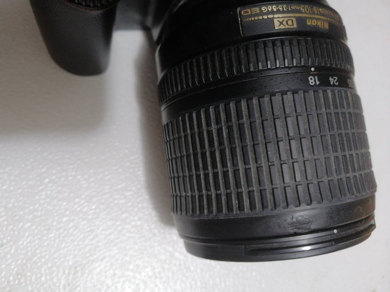 السلام عليكم 
عندي كاميرا نيكون D90 شغاله وياها بس الرام والشاحنه سعرها 225 الف
مكاني بغداد جميلة شارع خير الله ***********
