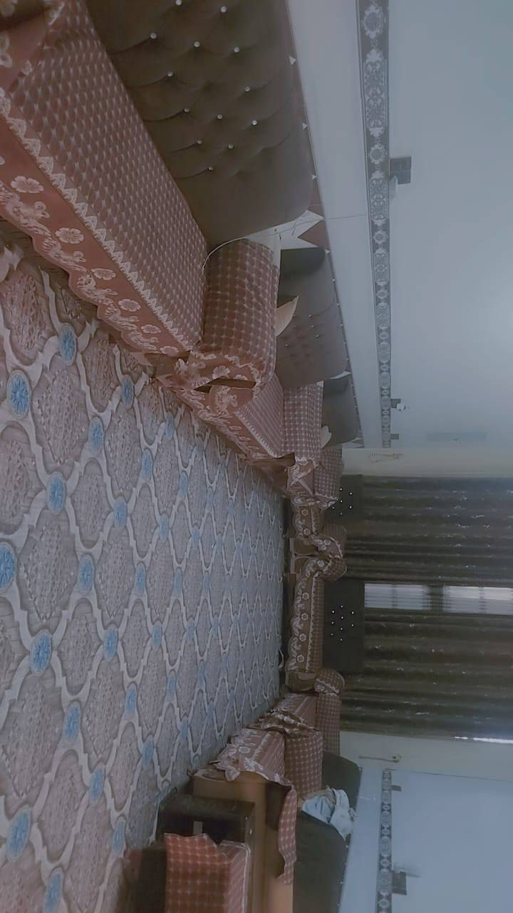 السلام عليكم  تخم مستعمل ٢٠ مقعد نظيف استعمال اقل من سنه التفاصيل أكثر
***********
