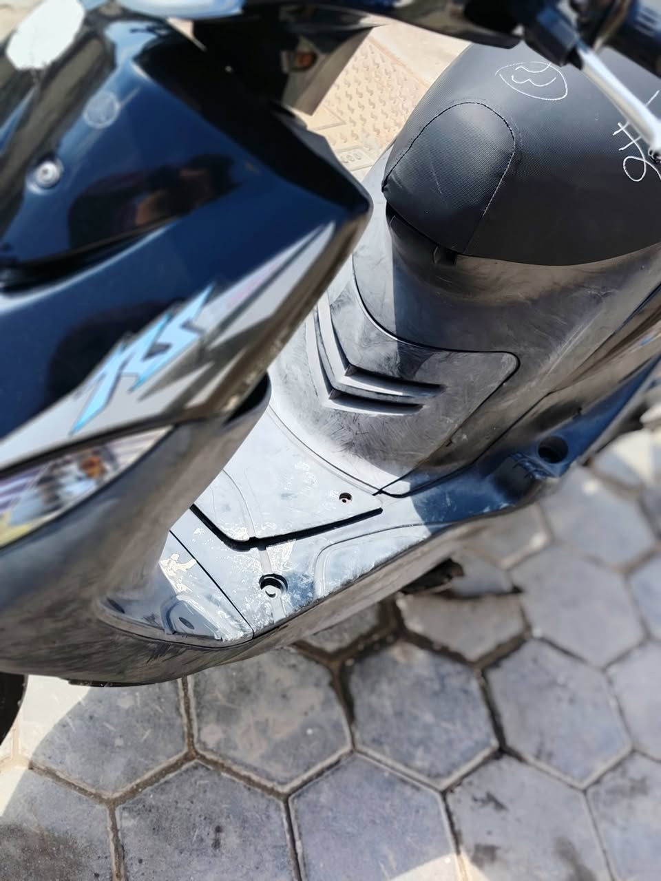 عمي سلام عليكم دراجه ماكس عدله لون اسود دراجه ختم واحد ملاح فول  صاله 4 تيام من طالعه من وكيل شرط نضافه صاحبه حتاز ويريد يبعه لا مايعرف سعرهن لا يعلق بروح الحسين مكلف بل نشر. رقم *********** ستفسار
