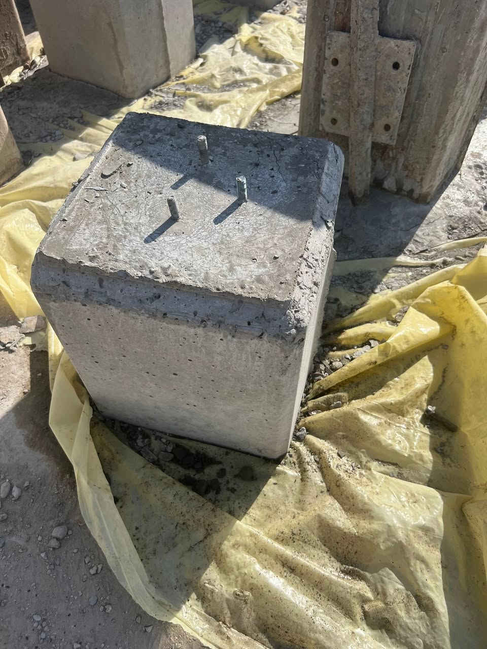 السلام عليكم

تجهيز صبات تثبيت قواعد الحديد للطاقة الشمسية وبمواصفة عالية 

كونكريت c35 

تسليح BRC

برغي مغلون حجم 10 ملم

وابعادها 30*30*30

وتجهيز مباشر من شركة الخالد للكونكريت الجاهز

للاستفسار***********
