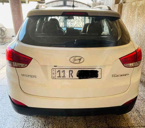 السلام عليكم
توسان ٢٠١٤ خليجي مكفوله من الضربه والصبغ 
حته دعاميات بلادية 
محرك ٢٠٠٠ دوش بلادي
كير بلادي 
رقم بغداد باسمي 
غرفتهه جديدة حيل مامتعوبه
ماشيه ١٣٠ الف 
تخم تاير + صدر امامي وخلفي كله جديد بل كارتون
سيارة جديدة وترايهه يخبل مابيها اي نقص
عارضها ١٥٧ بيها مجال لاتصال ***********
مكاني بغداد حي العامل
