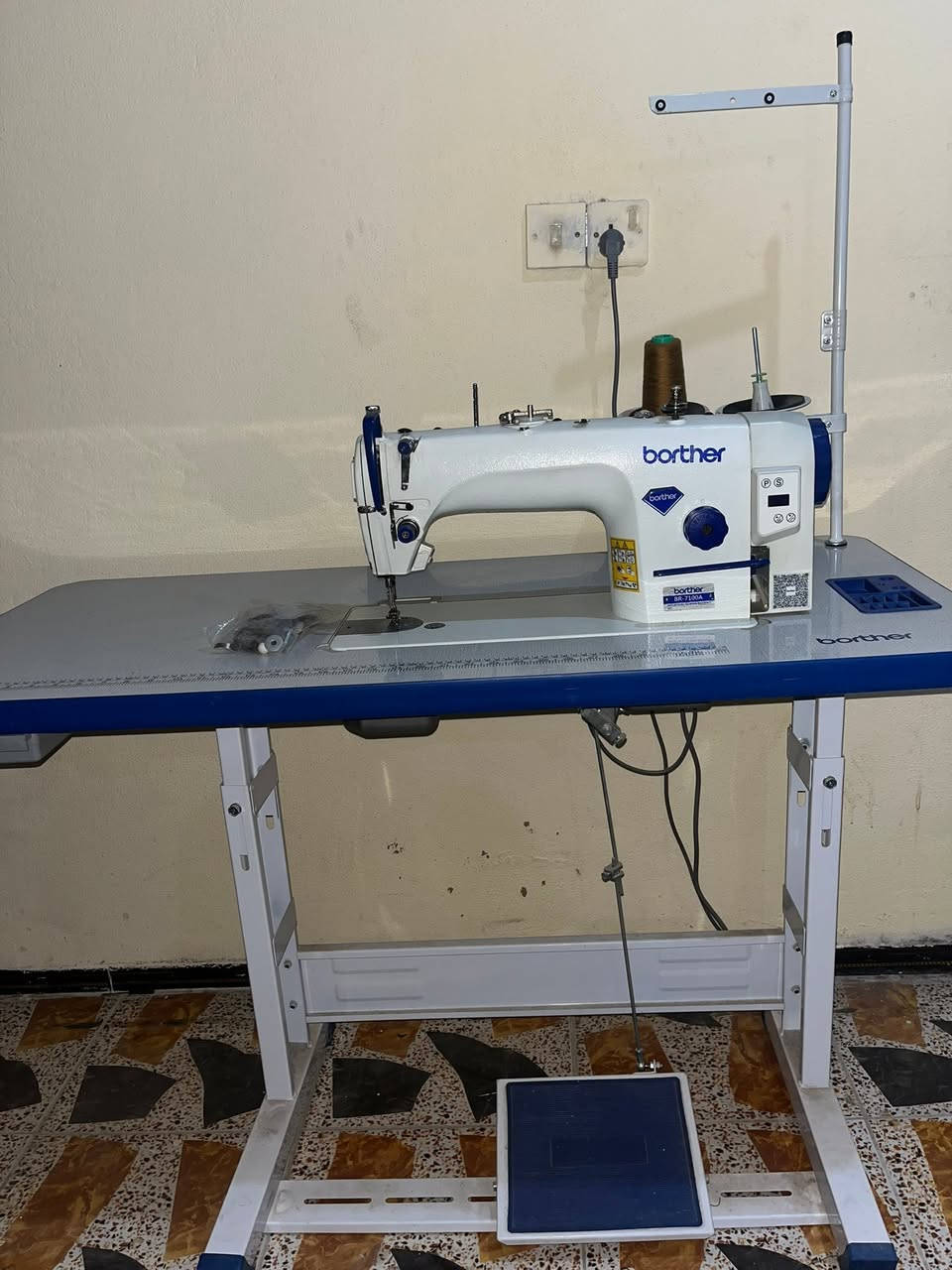 السلام عليكم ، عندي مكينة براذر صناعي اخذتها جديدة قبل كم شهر على اساس دتعلم خياطة بس التزمتو بدوام وماعندي وقت وراح اشيل لغير بيت وماعندي مكان الها اخذتوها 390 اريدها ب 325 يمكن مجربتها مرتين تلاثة بس حتى خياطة ممخيطة بيها الله شاهد العنوان موصل حي السماح الي يريدها يدخل خاص 🩵


**إذا كنت صاحب هذا الإعلان وتريد حذفه لأي سبب، رجاءا أرسل رسالة إلى الدعم الفني**