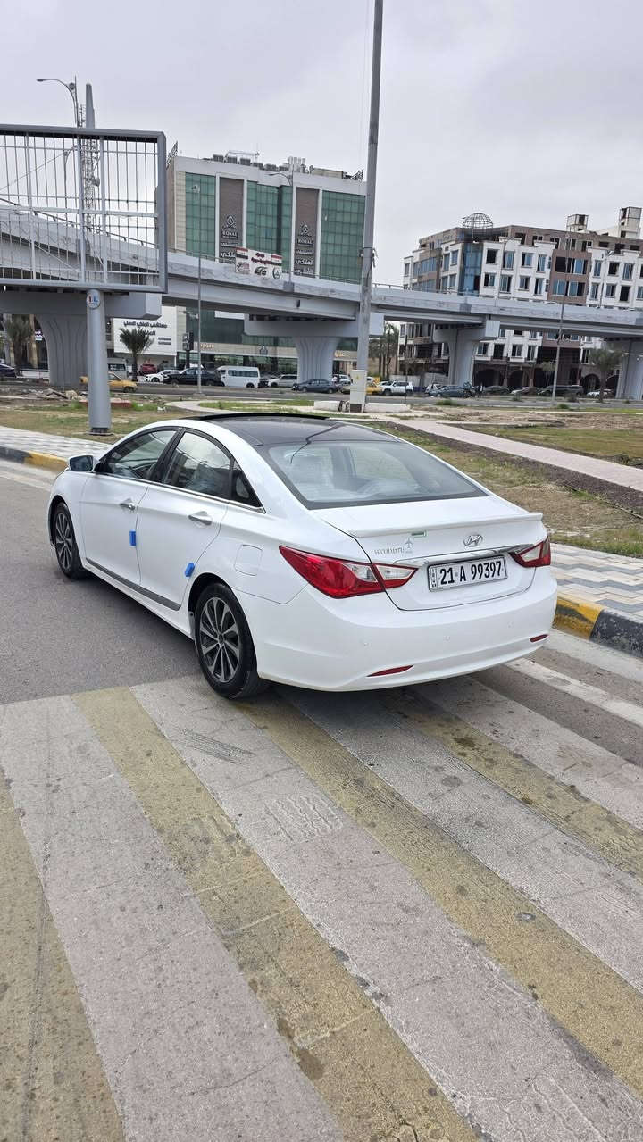 سلام عليكم
سوناتا ٢٠١١ خليجي محرك ٢٤٠٠ دوششش باسم كردي تحويل وكاله عادي  سنويه جديده 
صبغ باب خلف سكن ونص جاملغ فقط 
مواصفات كشنات كهرباء بانوراما تبريد قطعتين حساسات خلفيه مري شفط اشاير بلمري ويل كب كروم  لايت عدسه 
سياره جاهزه للاخير 
عارضها ١١٣ ومجال بسيط كلش 
مكاني بغداد الكرخ 
***********
